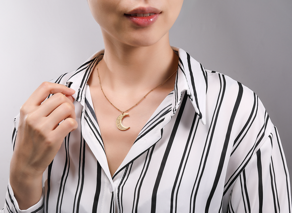Ayatul Kursi Crescent Moon Necklace